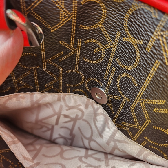 Calvin Klein Handbag/ Crossbody With Bag Charms - Picture 4 of 15